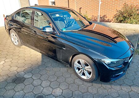 BMW 316d Sport line Navi Automatik 107T km