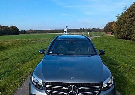 Mercedes-Benz GLC 250 AMG Line AHK,PANO,SCHIEBED