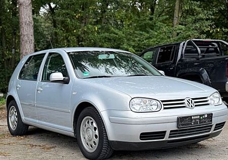 VW Golf Volkswagen 4 Benzin, 101 PS, guter Zustand, TÜV neu