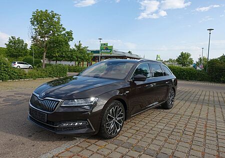Skoda Superb Combi L&K iV Aut,Matrix Leder Navi Alu