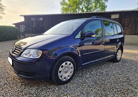 VW Touran Volkswagen Conceptline TÜV 07/25 Klima