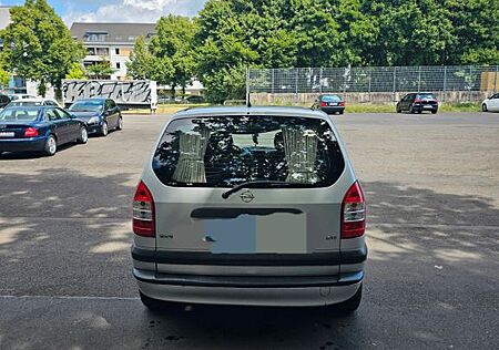 Opel Zafira 2.0 DTI 16V -