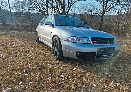 Audi S4 2.7 quattro Avant -