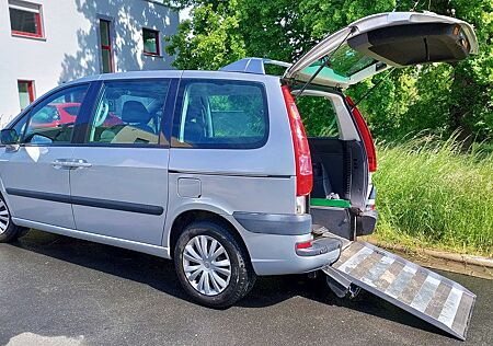 Citroën C8 mit Rollstuhlrampe, Automatik, Einzelsitzen