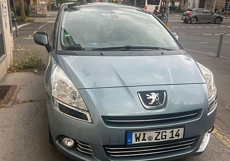 Peugeot 5008 7 SITZER PANORAMA/ StartStop/ Navi