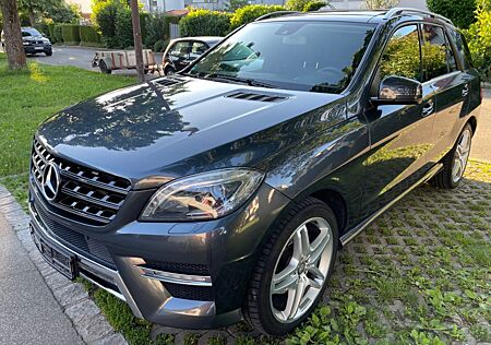 Mercedes-Benz ML 350 BlueTEC 4MATIC*Panorama*Leder*Comand*Luft