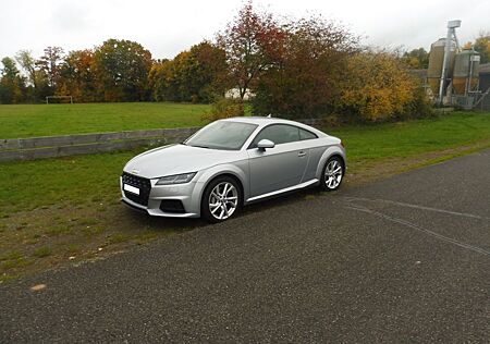Audi TT Coupe 45 TFSI quattro S-tronic. neuwertig