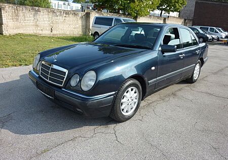 Mercedes-Benz E 240 elegance Automatik