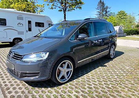 VW Sharan Volkswagen 2.0 TDI gepflegte Gebrauchtwagen in "g.Z.