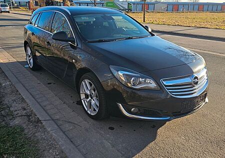 Opel Insignia ST 2.0 BiTurbo / Standheizung / Tüv neu