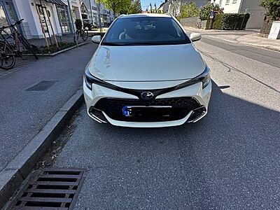 Toyota Corolla 1,8 Hybrid Club Touring Sports Club