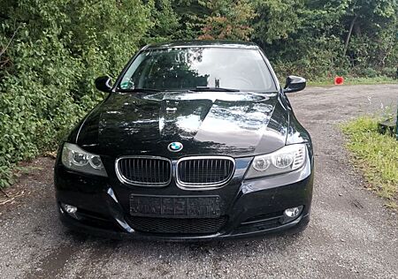BMW 318i Touring -