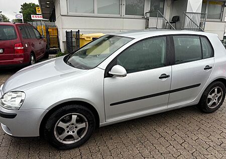 VW Golf Volkswagen V Lim. TÜV 1 Jahr