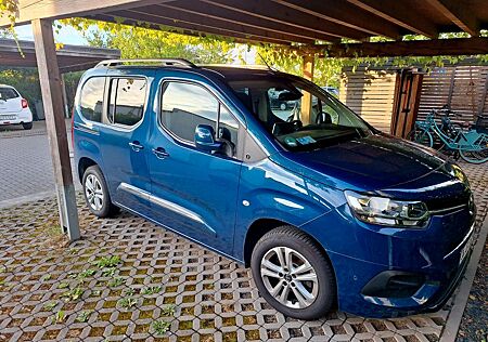 Toyota Pro Ace Proace City 1,2-l-Turbo 81kW L1 Team D, Camper