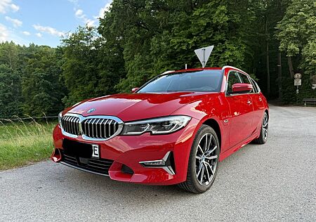 BMW 330e xDrive Touring Individual