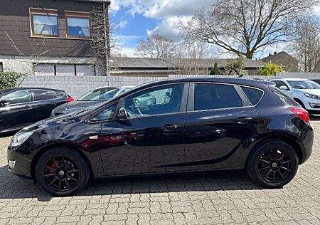 Opel Astra J Lim. 1.6 Edition / Navi-SHZ-Alus //
