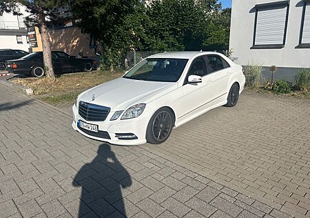 Mercedes-Benz E 220 d AVANTGARDE Automatik AMG LINE TÜV NEU