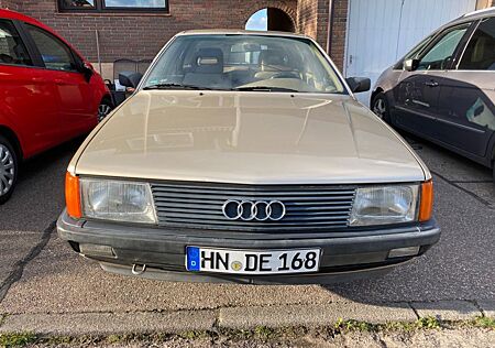 Audi 100