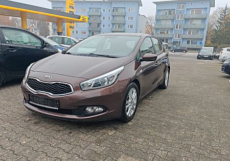 Kia Cee'd / Ceed