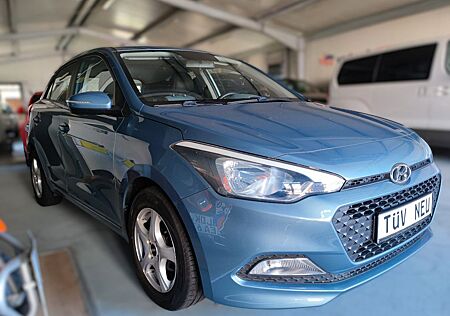 Hyundai i20 1.Hand / Bremsen NEU / 8-fach bereift/ TOP