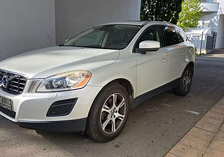 Volvo XC 60 XC60 D5 AWD Geartronic Summum Summum
