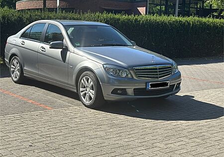 Mercedes-Benz C 180 CGI BlueEFFICIENCY -