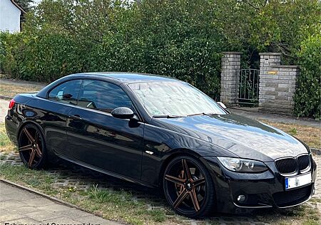 BMW 330i -Cabrio*M-Paket*Schalter*Xenon*Service/TÜV