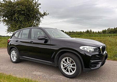 BMW X3 xDrive20i ADVANTAGE, LED, Navi
