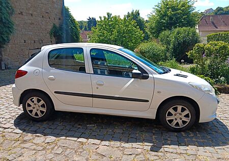 Peugeot 206 +