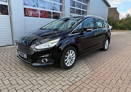 Ford S-Max Titanium
