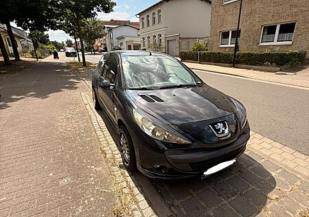 Peugeot 206 / 1,5 Jahre Tüv / 100.000 Km / tiefer gelegt