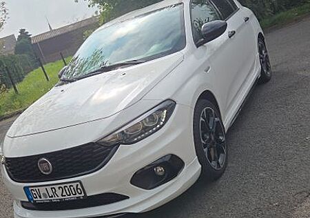 Fiat Tipo 1.4 T-Jet SPORT SPORT