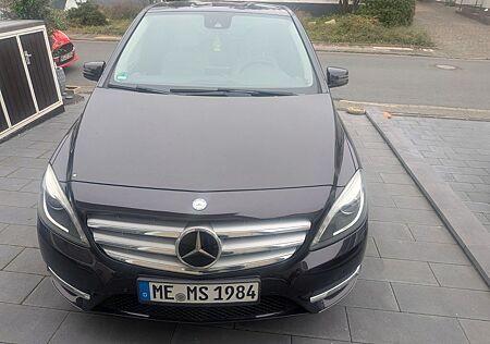 Mercedes-Benz B 220 d 4MATIC DCT -