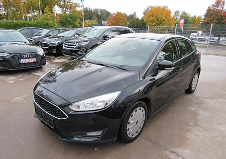 Ford Focus Lim. Trend / Navi