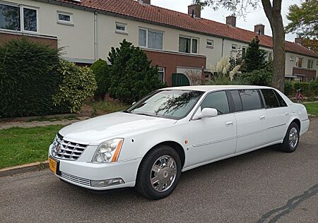 Cadillac Deville DTS Limousine Neuwertiger Zustand