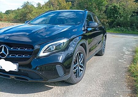 Mercedes-Benz GLA 180 d Urban Night