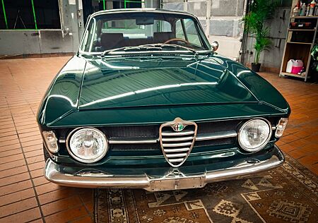 Alfa Romeo GT Bertone Kantenhauber 2 Liter