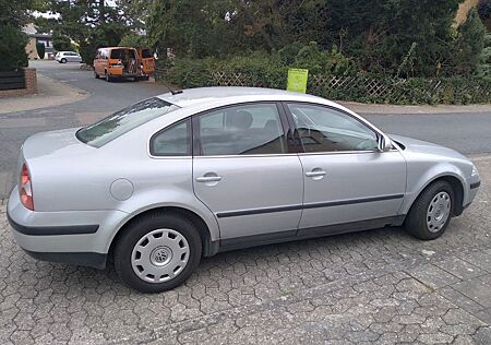 VW Passat Volkswagen 2.0 3BG TÜV neu 08/27 + AHK