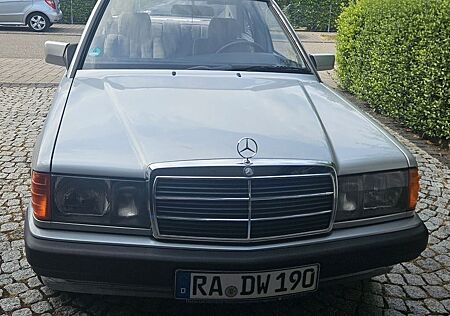 Mercedes-Benz 190 190E 1.8L