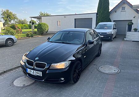 BMW 318i e90