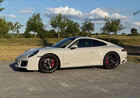 Porsche 911 Urmodell 911 Carrera 4 GTS / 2. Hd. / Approved 03/27 / DE
