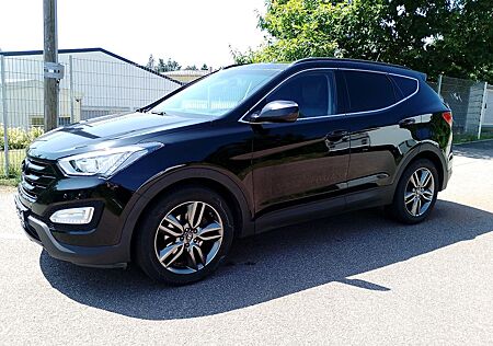 Hyundai Santa Fe Premium 4WD 2,2CRDi *NAVI*7-SITZER*PANO