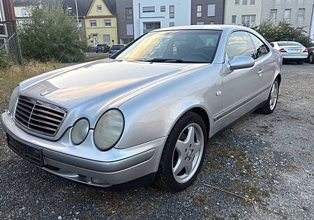 Mercedes-Benz CLK 200 ELEGANCE TÜV Navi Tempomat bald Oldtimer