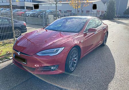 Tesla Model S P100D -