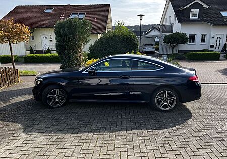 Mercedes-Benz C 180 Coupé AMG Line Exterieur