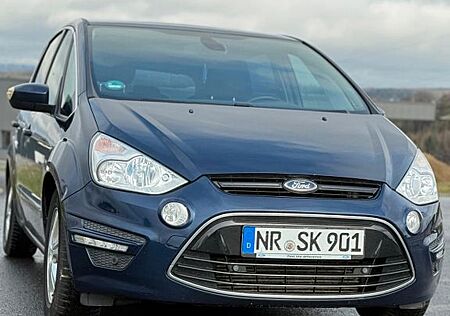 Ford S-Max 2,2 TDCi 147kW DPF Titanium 7-Sitzer