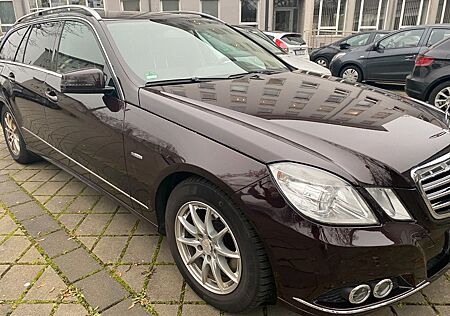 Mercedes-Benz E 300 CDI T BlueEFFICIENCY ELEGANCE