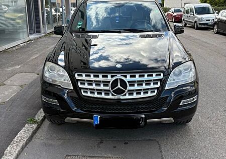 Mercedes-Benz ML 300 CDI 4MATIC BlueEFFICIENCY -
