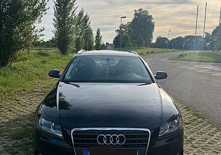 Audi A4 2.0 TDI (DPF) multitr. Attraction Avant A...