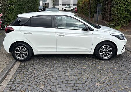 Hyundai i20 1.2 62kW YES! + YES! +